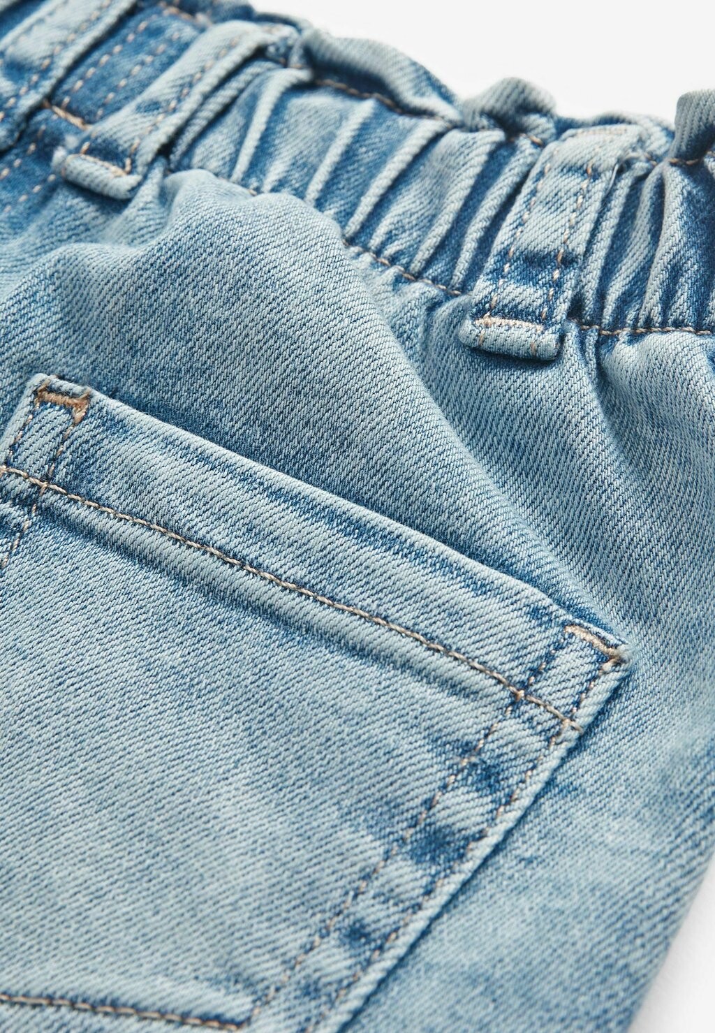 Джинсы свободного кроя Next, деним средней степени стирки Mom Standard
Джинсы свободного кроя Next, деним средней степени стирки Mom Standard