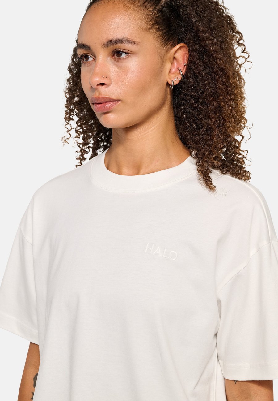 Футболка HALO LOGO, Marshmallow/White, Белый, Футболка HALO LOGO, Marshmallow/White
Футболка HALO LOGO, Marshmallow/White, Белый, Футболка HALO LOGO, Marshmallow/White