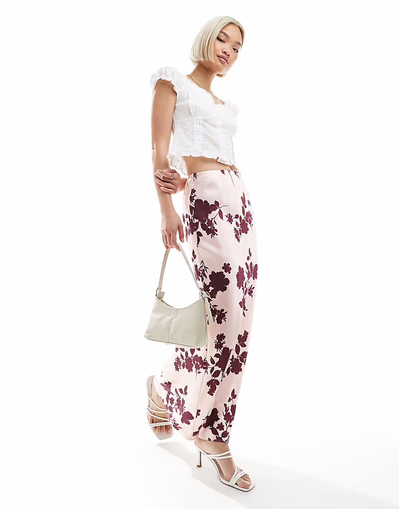 Юбка миди из атласа с цветочным принтом New Look розового цвета
Юбка миди из атласа с цветочным принтом New Look розового цвета