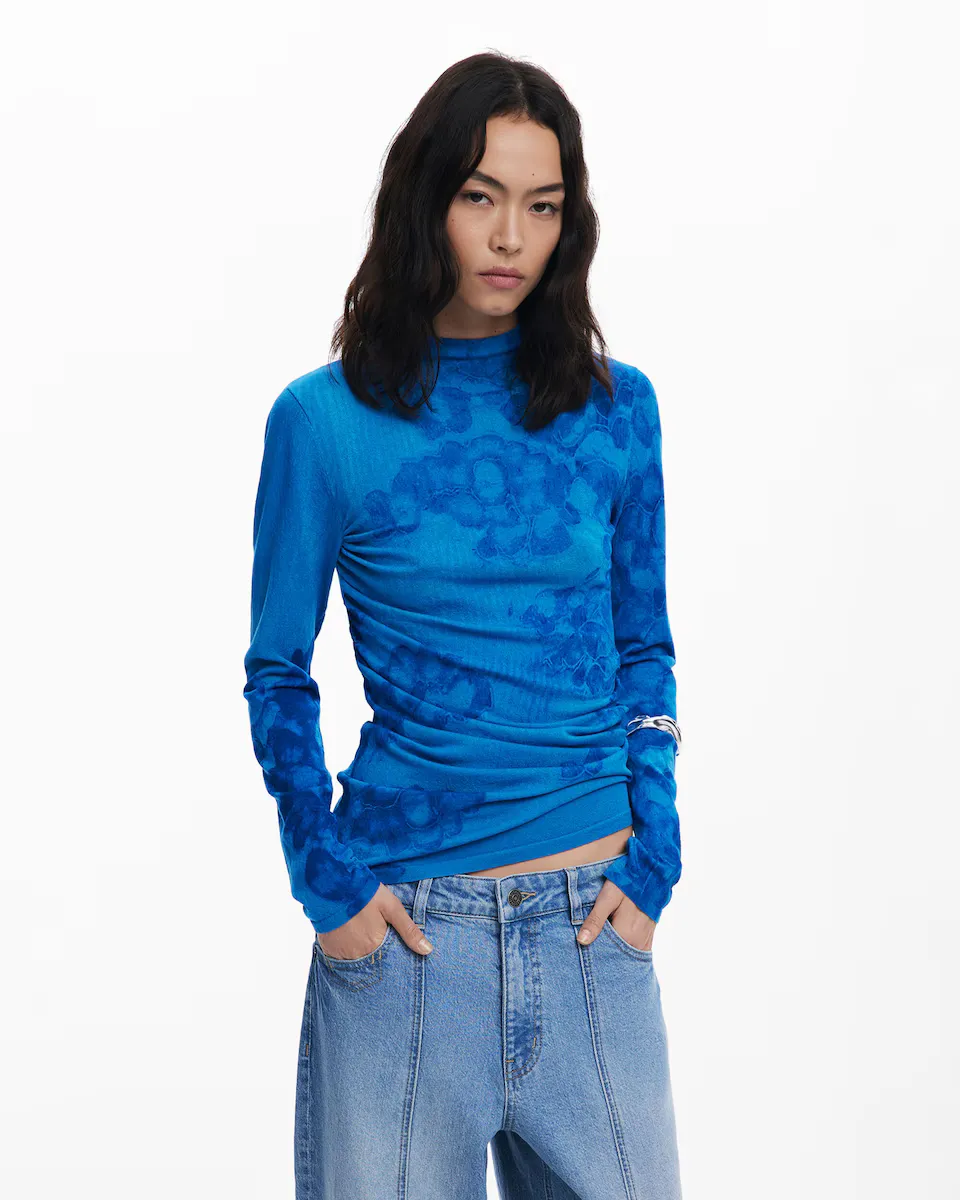 Женский тонкий джемпер акварельный длинный Desigual, синий
Женский тонкий джемпер акварельный длинный Desigual, синий