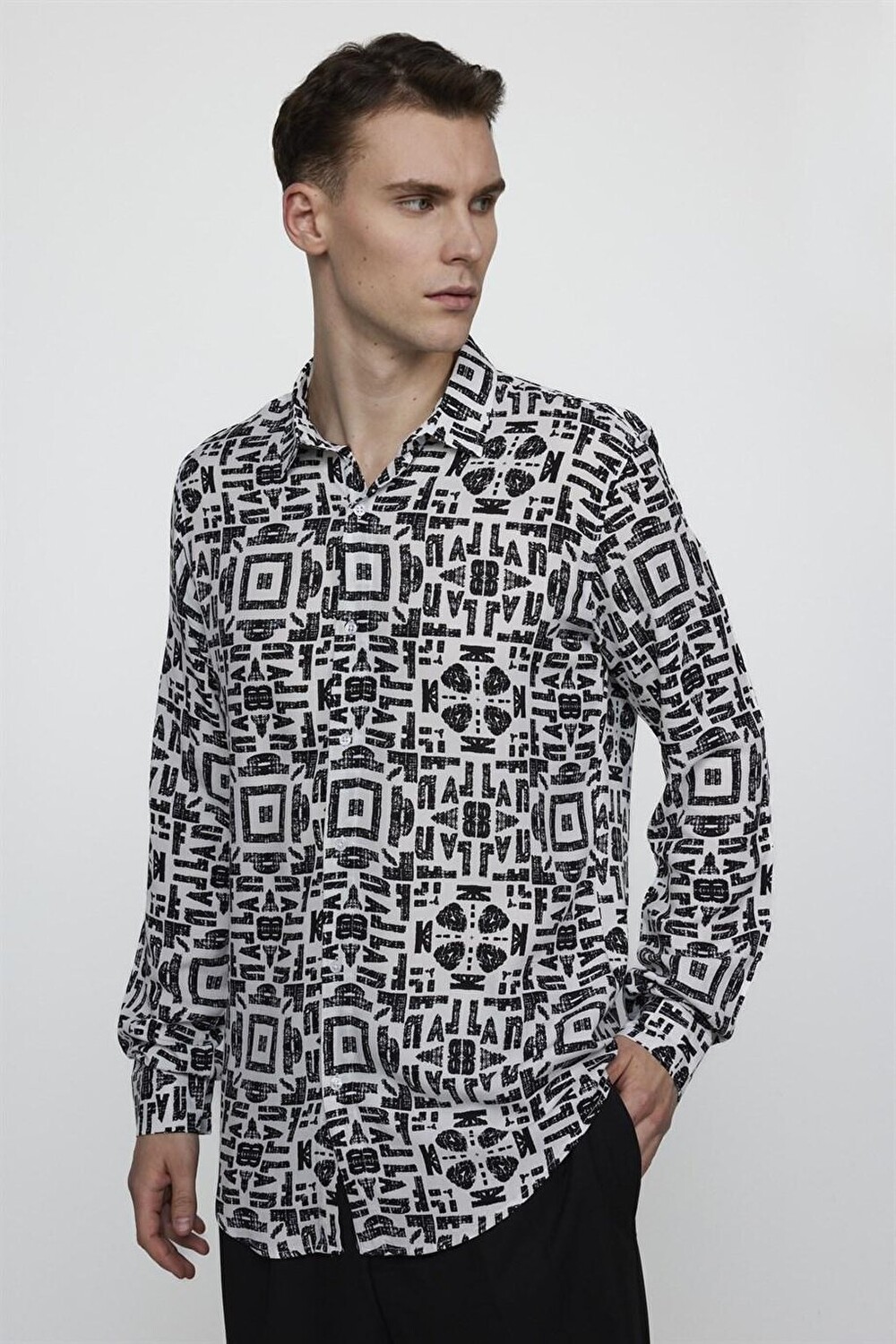 Slim Fit Slim Fit с длинным рукавом и принтом вискозная спортивная мужская разноцветная рубашка TUDORS
Slim Fit Slim Fit с длинным рукавом и принтом вискозная спортивная мужская разноцветная рубашка TUDORS