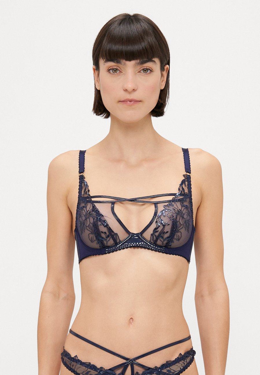 Бюстгальтер Agent Provocateur OZELLA BRA, Navy/Royal Blue
Бюстгальтер Agent Provocateur OZELLA BRA, Navy/Royal Blue