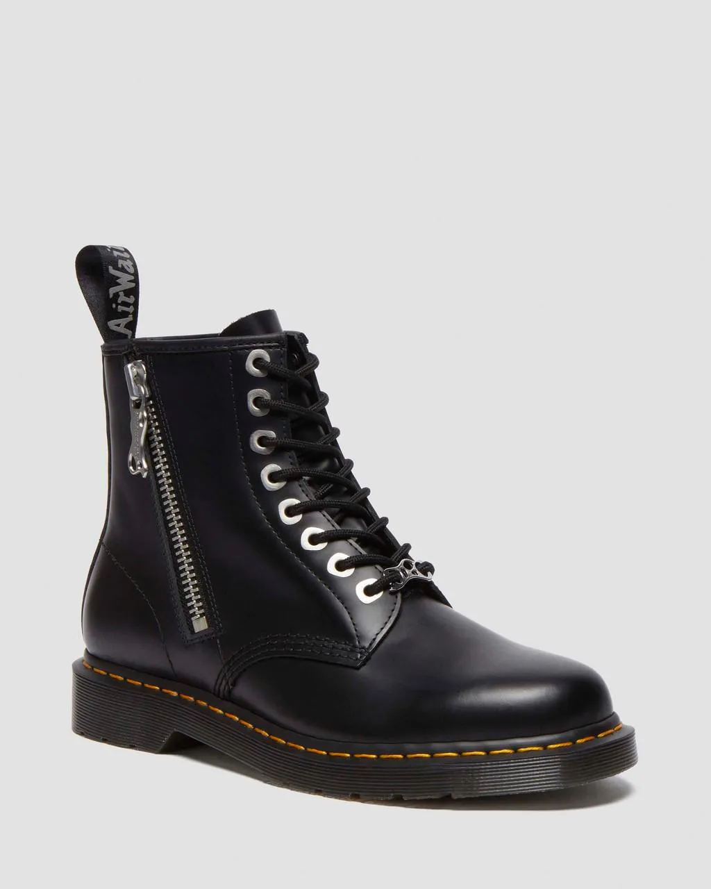 Dr. Martens 1460 Гладкие кожаные ботинки на шнуровке с молнией, цвет Black — Polished Smooth
Dr. Martens 1460 Гладкие кожаные ботинки на шнуровке с молнией, цвет Black — Polished Smooth