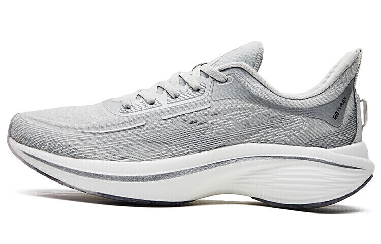 Кроссовки Strange Bullet 3.0 мужские с низким верхом серебристо-серый Erke
Кроссовки Strange Bullet 3.0 мужские с низким верхом серебристо-серый Erke