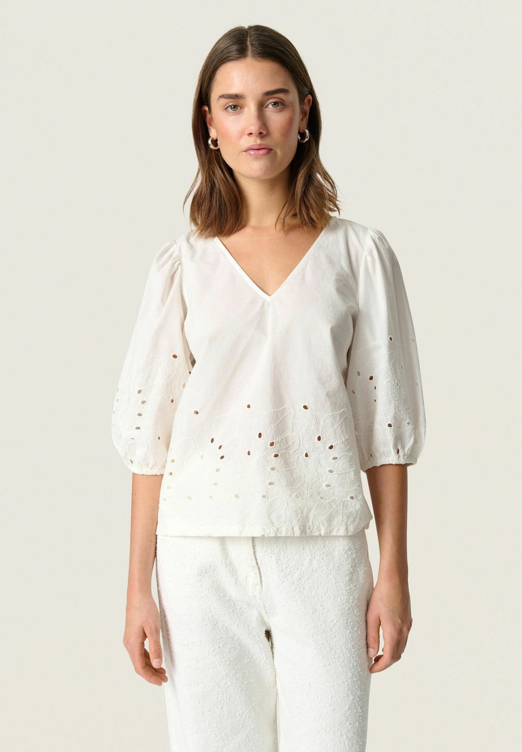 Блуза MANJA Soaked in Luxury, белый 
Блуза MANJA Soaked in Luxury, белый