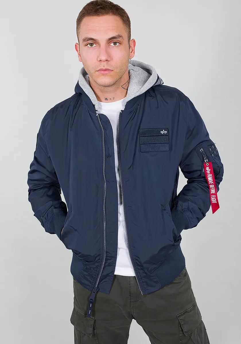 Куртка-бомбер Alpha Industries " Alpha Industries Мужчины - Куртки-бомберы MA-1 TT Hood Custom", цвет New Navy
Куртка-бомбер Alpha Industries " Alpha Industries Мужчины - Куртки-бомберы MA-1 TT Hood Custom", цвет New Navy