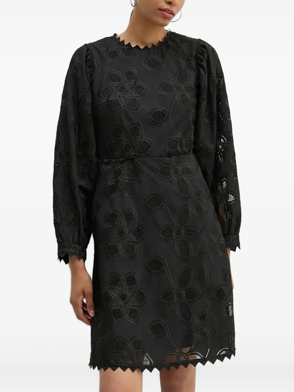 Платье с цветочным кружевом MUNTHE, черный
Платье с цветочным кружевом MUNTHE, черный