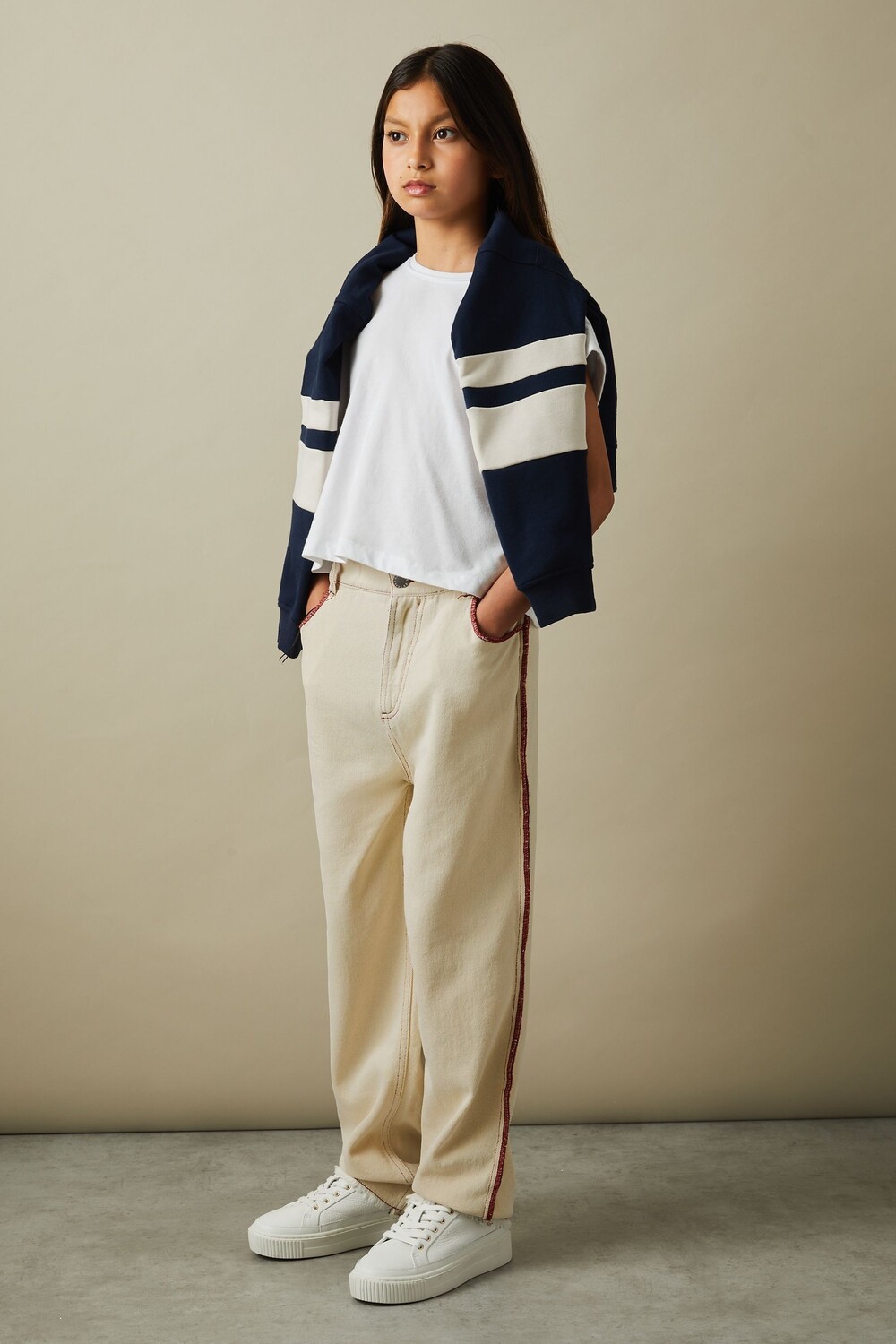 Джинсы Emmefa с контрастной строчкой и необработанным краем Reiss, экрю
Джинсы Emmefa с контрастной строчкой и необработанным краем Reiss, экрю