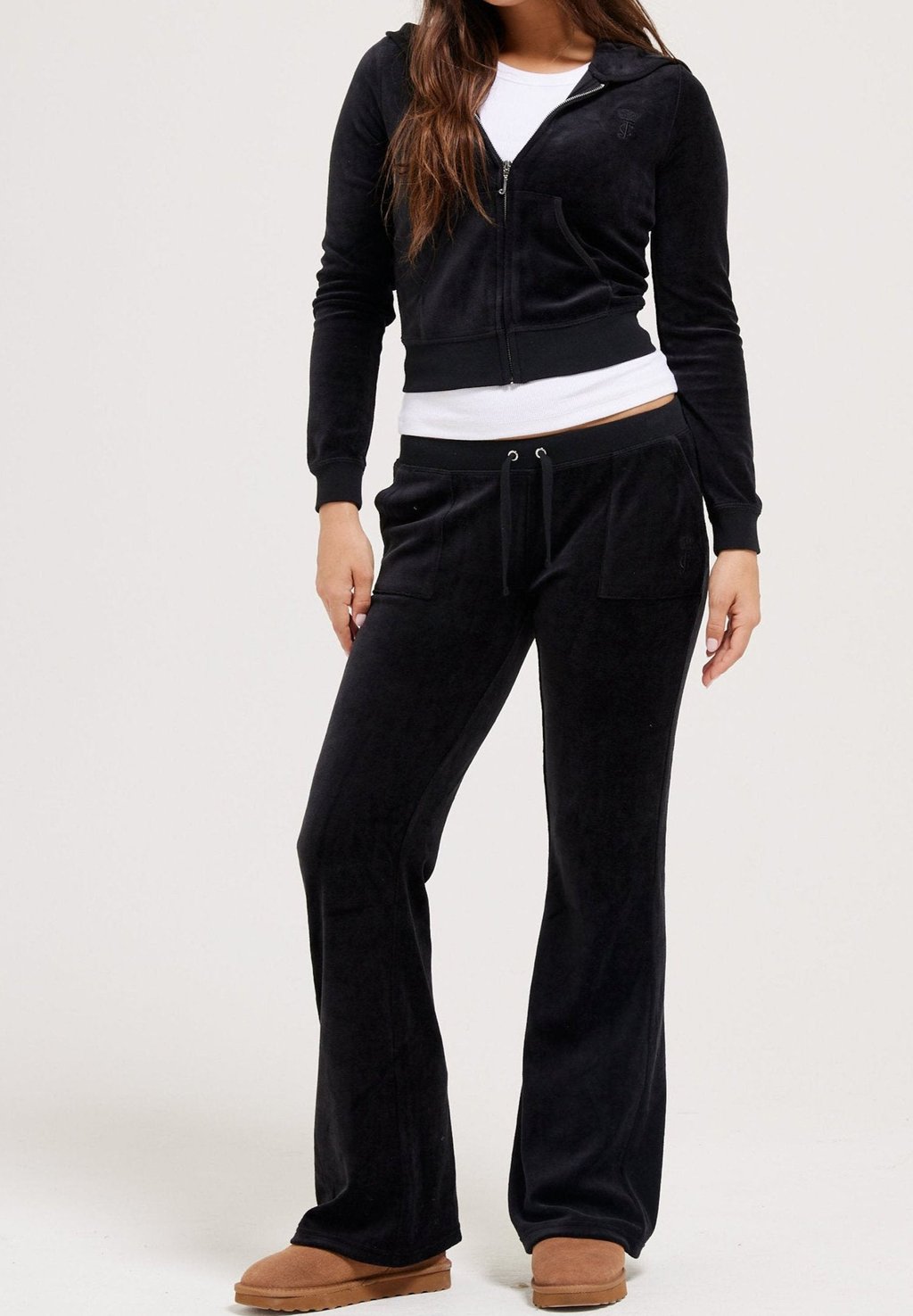 Флисовая куртка HERITAGE ROBYN Juicy Couture, черный
Флисовая куртка HERITAGE ROBYN Juicy Couture, черный