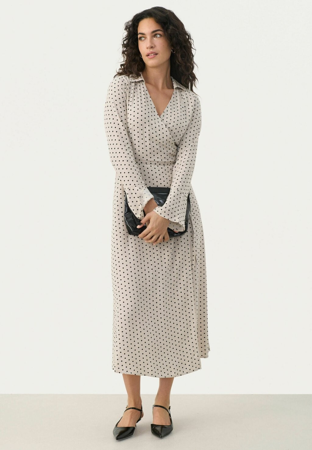 Дневное платье LILENIA Part Two, светло-коричневый
Дневное платье LILENIA Part Two, светло-коричневый