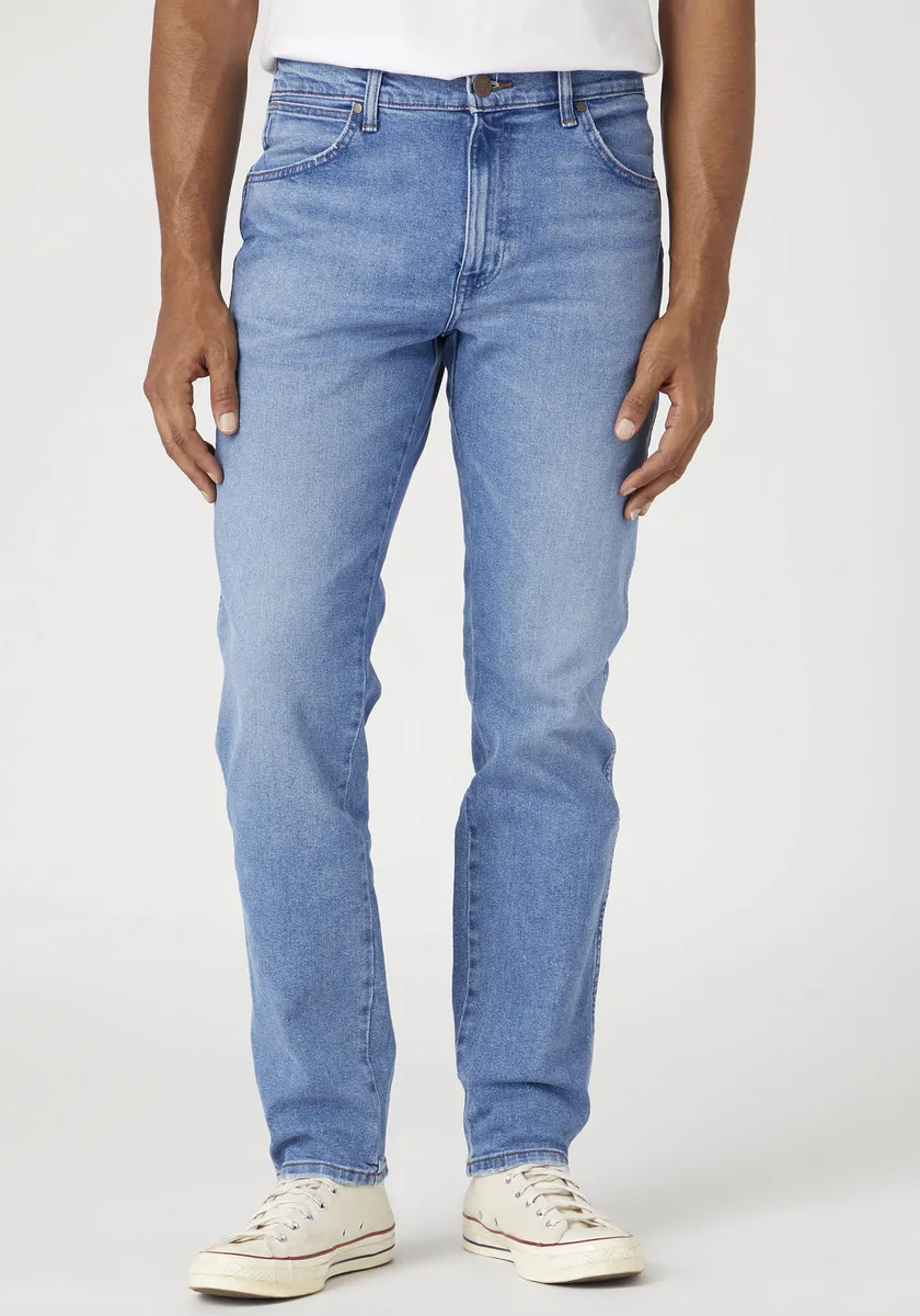 Джинсы Wrangler с 5 карманами "River FREE TO STRETCH", стандартный крой, цвет Cool Twist
Джинсы Wrangler с 5 карманами "River FREE TO STRETCH", стандартный крой, цвет Cool Twist