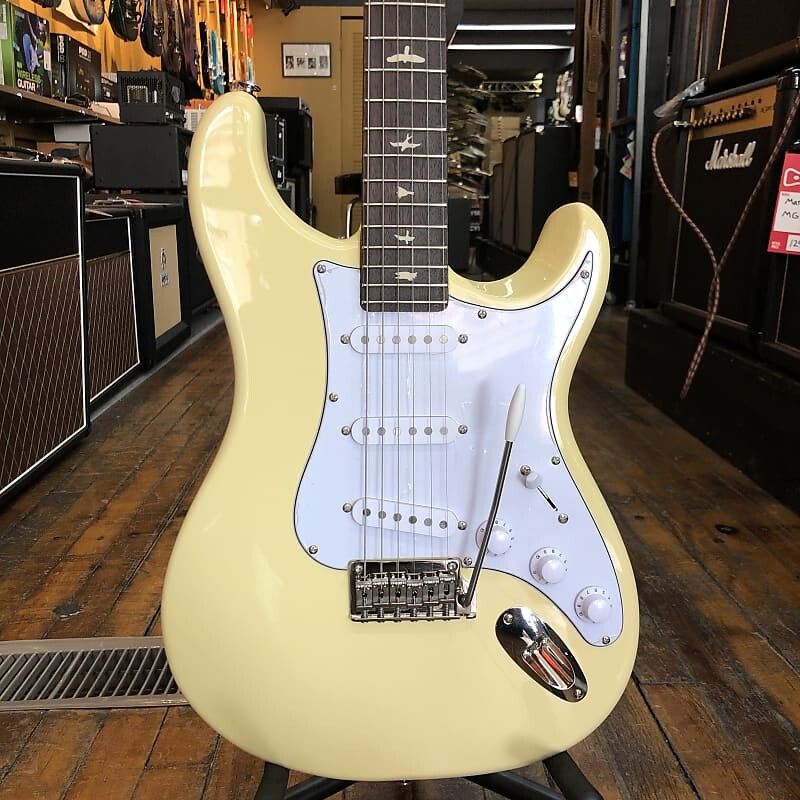 Электрогитара Paul Reed Smith SE Silver Sky Moon White w/Rosewood Fingerboard, Padded Gig Bag
Электрогитара Paul Reed Smith SE Silver Sky Moon White w/Rosewood Fingerboard, Padded Gig Bag