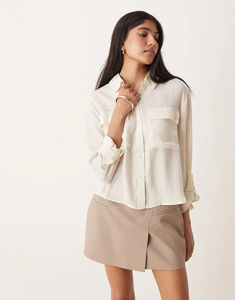 Рубашка AWARE в практичном стиле с длинными рукавами и отворотами на манжетах кремового цвета
Рубашка AWARE в практичном стиле с длинными рукавами и отворотами на манжетах кремового цвета