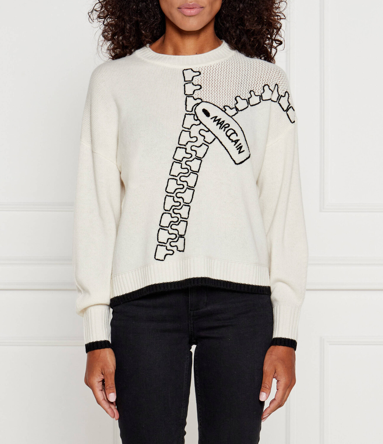 Свитер из шерсти Marc Cain Loose fit, кремовый
Свитер из шерсти Marc Cain Loose fit, кремовый