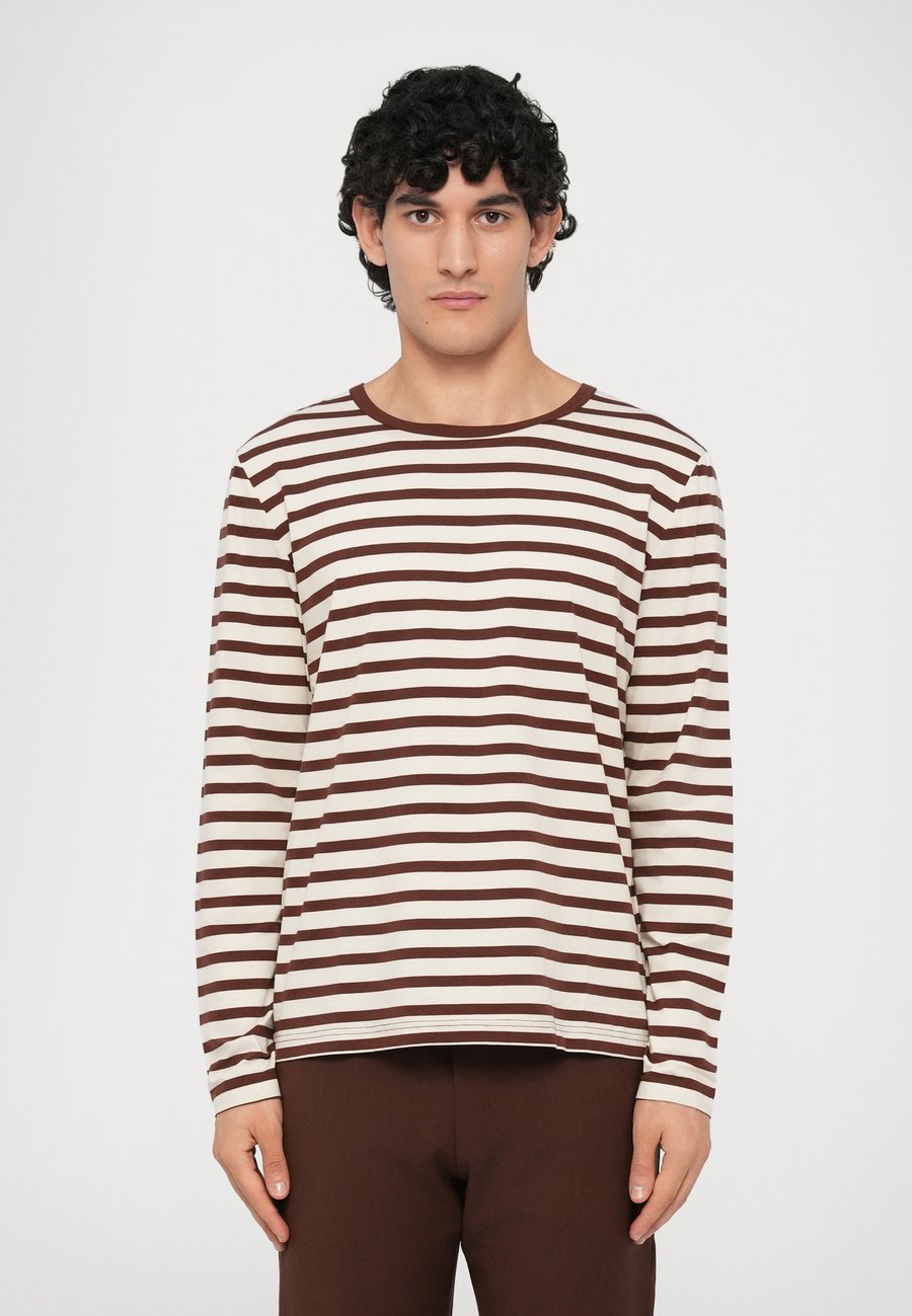 Топ Tiger of Sweden LINDEN , Warm Chokolate/Brown
Топ Tiger of Sweden LINDEN , Warm Chokolate/Brown