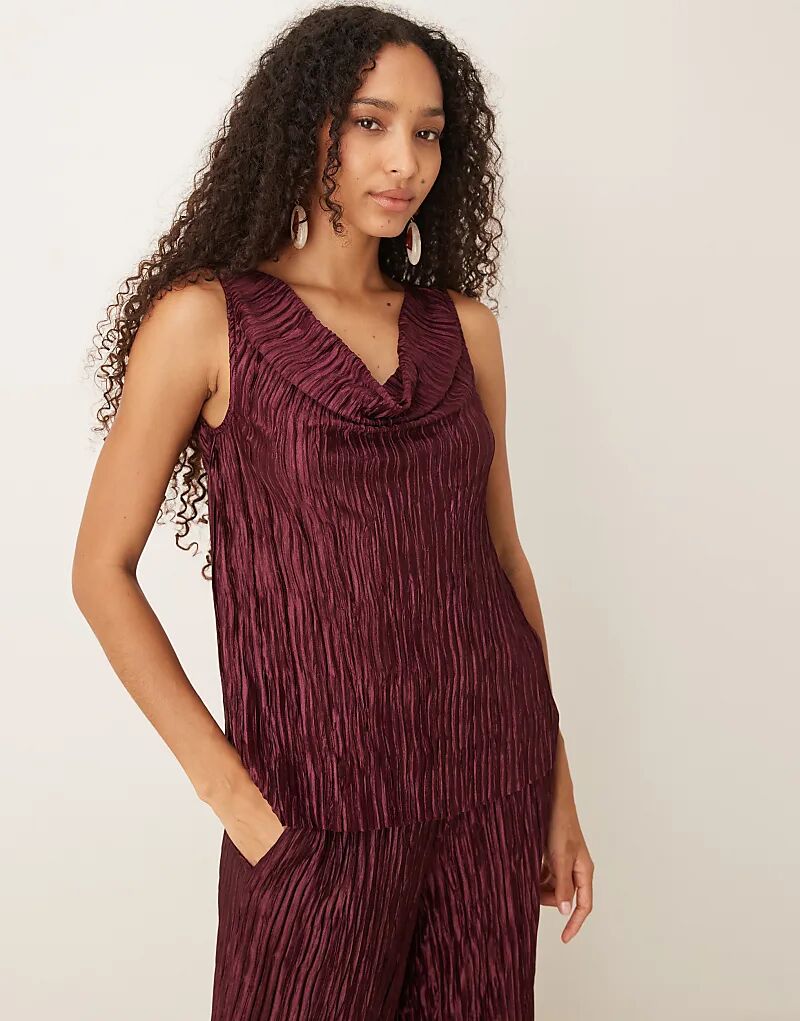 Топ-кофта Vila plisse с воротником-стойкой в бордовом цвете
Топ-кофта Vila plisse с воротником-стойкой в бордовом цвете