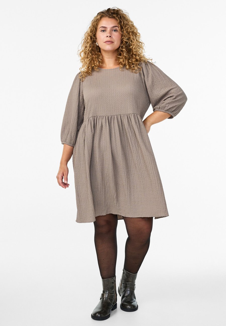 Платье Zizzi FLASH -MIT 3/4-ÄRMELN, Driftwood/Light Brown
Платье Zizzi FLASH -MIT 3/4-ÄRMELN, Driftwood/Light Brown