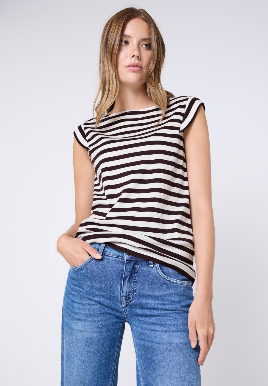 Футболка Street One Studio GESTREIFTES, Rot/Dark Brown, Коричневый, Футболка Street One Studio GESTREIFTES, Rot/Dark Brown
Футболка Street One Studio GESTREIFTES, Rot/Dark Brown, Коричневый, Футболка Street One Studio GESTREIFTES, Rot/Dark Brown