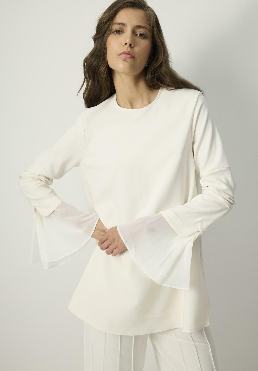 Блуза Touché Privé Blouse, Grey/Stone
Блуза Touché Privé Blouse, Grey/Stone