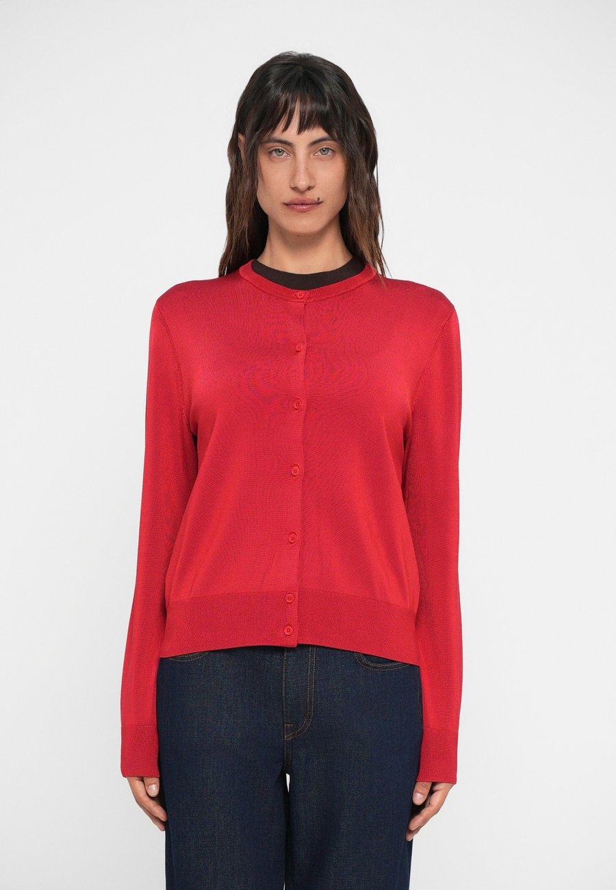 Кардиган Filippa K CARDIGAN, Dark Red
Кардиган Filippa K CARDIGAN, Dark Red