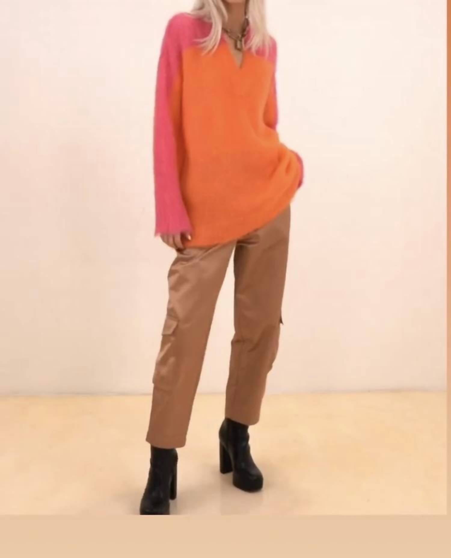 Мохеровый свитер оранжевого цвета nude
Мохеровый свитер оранжевого цвета nude