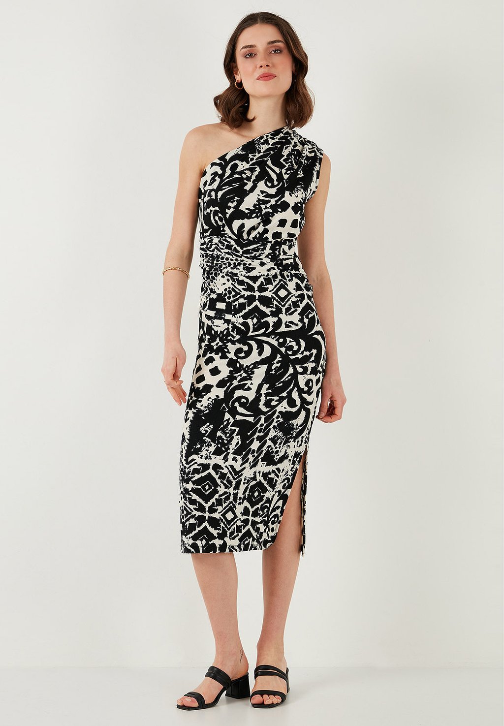 Платье-трансформер SLIM FIT LELA, черный/белый
Платье-трансформер SLIM FIT LELA, черный/белый