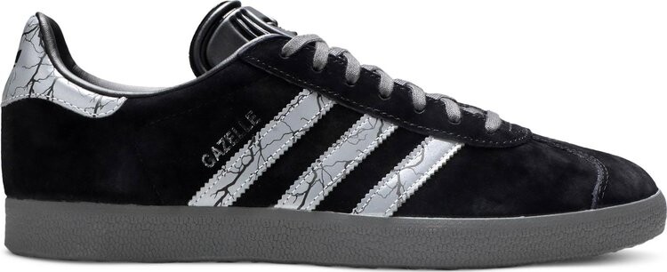 Кроссовки Adidas Star Wars x Gazelle 'Darksaber', черный
Кроссовки Adidas Star Wars x Gazelle 'Darksaber', черный