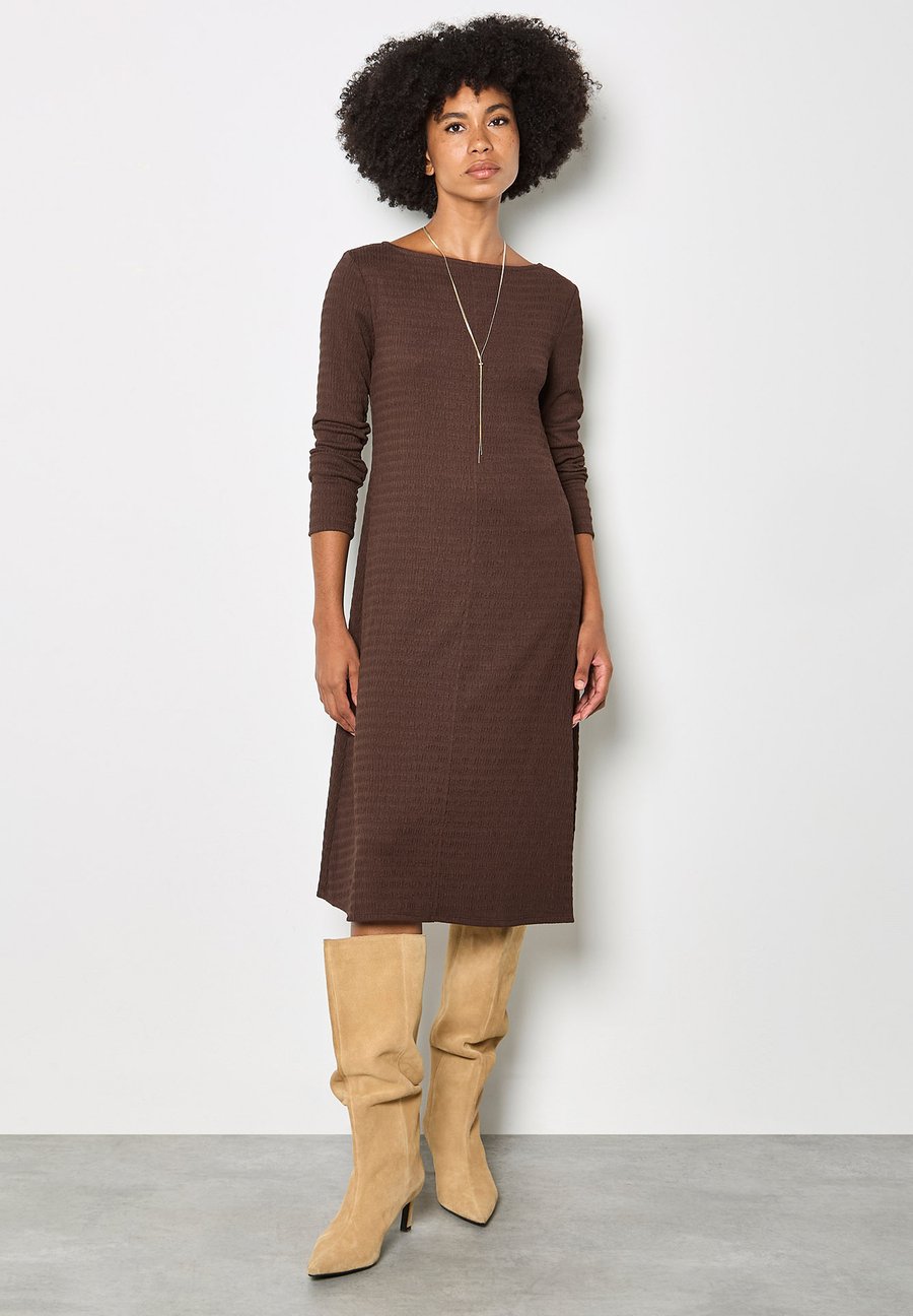 Платье Apricot TEXTURED MIDI, Brown
Платье Apricot TEXTURED MIDI, Brown