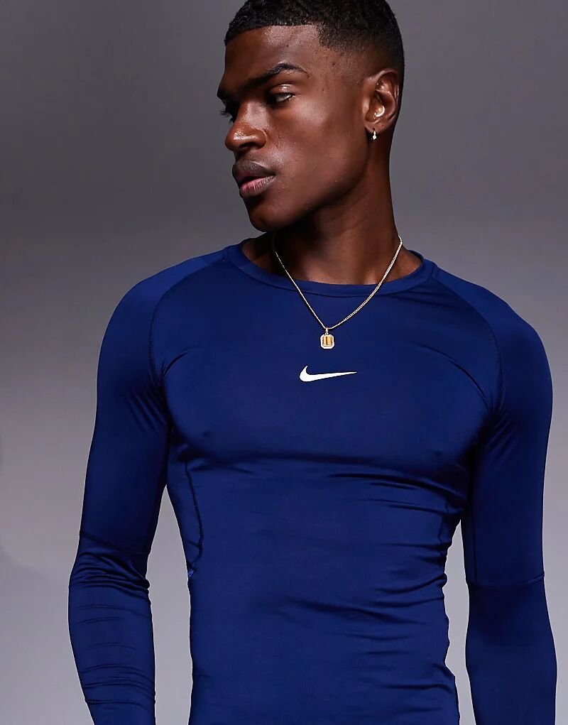 Футболка Nike Pro Training Dri-FIT muscle fit с длинными рукавами темно-синего цвета Nike Training
Футболка Nike Pro Training Dri-FIT muscle fit с длинными рукавами темно-синего цвета Nike Training