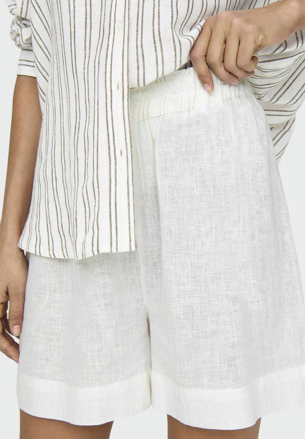 Шорты TOKYO ONLY, слоновая кость
Шорты TOKYO ONLY, слоновая кость