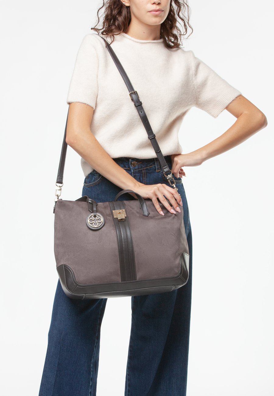 Сумка-шоппер V73 Tote bag, Grigio/Grey
Сумка-шоппер V73 Tote bag, Grigio/Grey