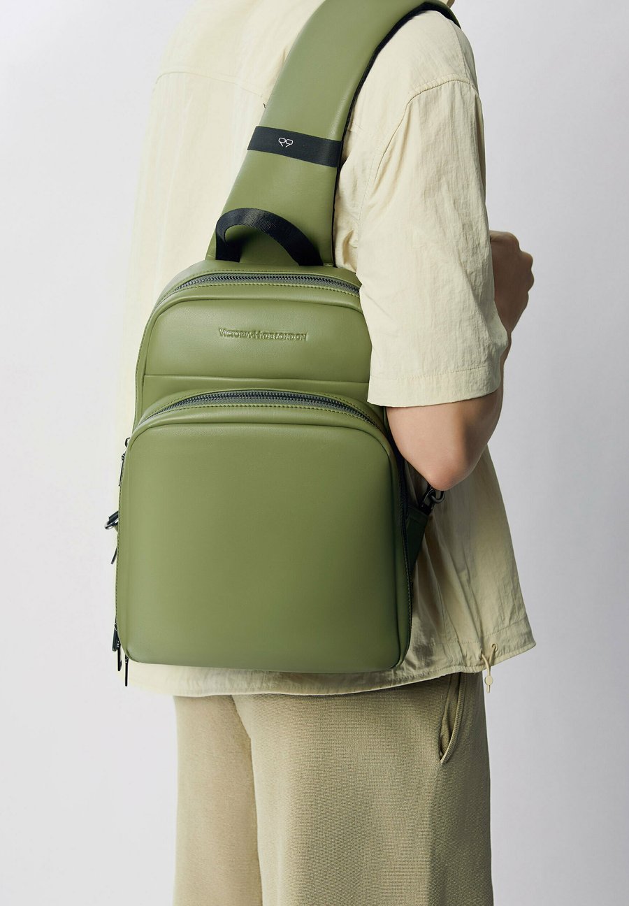 Сумка кросс-боди Victoria Hyde Cross body bag, Grn/Dark Green
Сумка кросс-боди Victoria Hyde Cross body bag, Grn/Dark Green