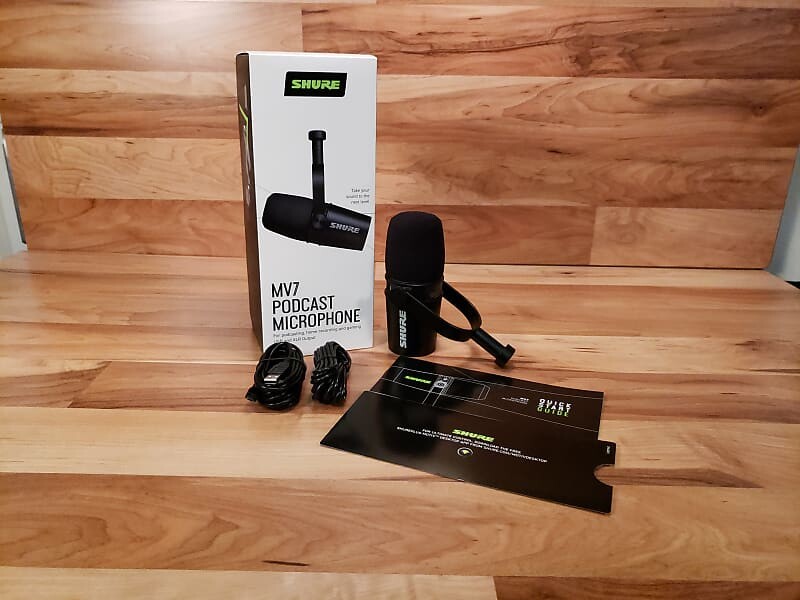 Микрофон Shure MV7 Dynamic USB Podcast Microphone
Микрофон Shure MV7 Dynamic USB Podcast Microphone