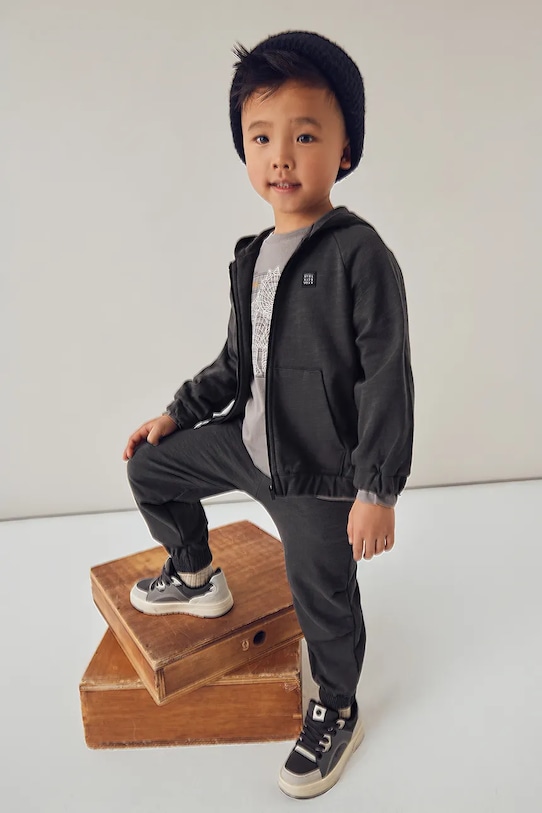 Детский спортивный костюм Mayoral, серый
Детский спортивный костюм Mayoral, серый