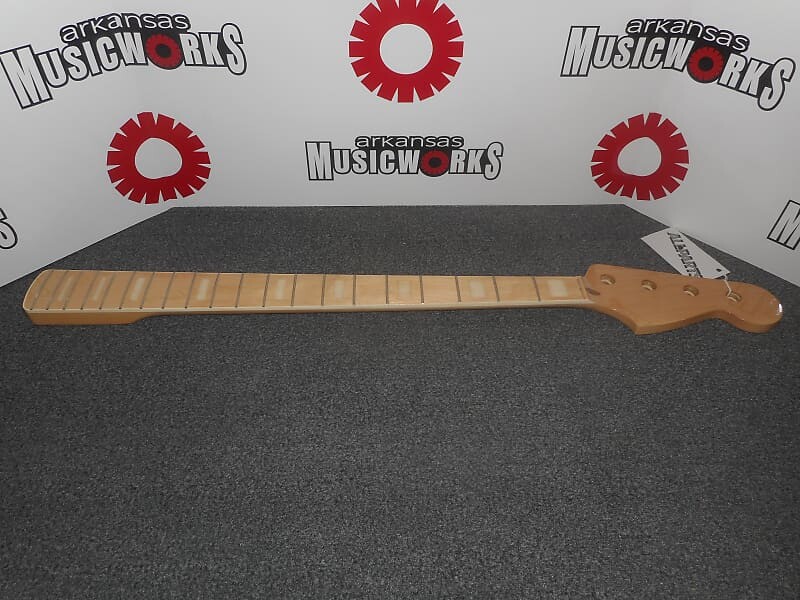 Allparts Лицензированный гриф Fender для джазового баса, инкрустация жемчужными блоками, тонированная отделка, #JMF-B
Allparts Лицензированный гриф Fender для джазового баса, инкрустация жемчужными блоками, тонированная отделка, #JMF-B