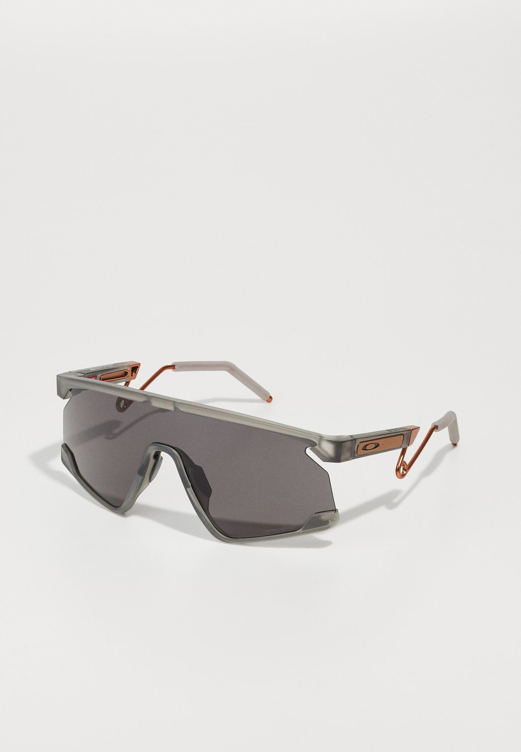 Солнцезащитные очки UNISEX Oakley, серый
Солнцезащитные очки UNISEX Oakley, серый