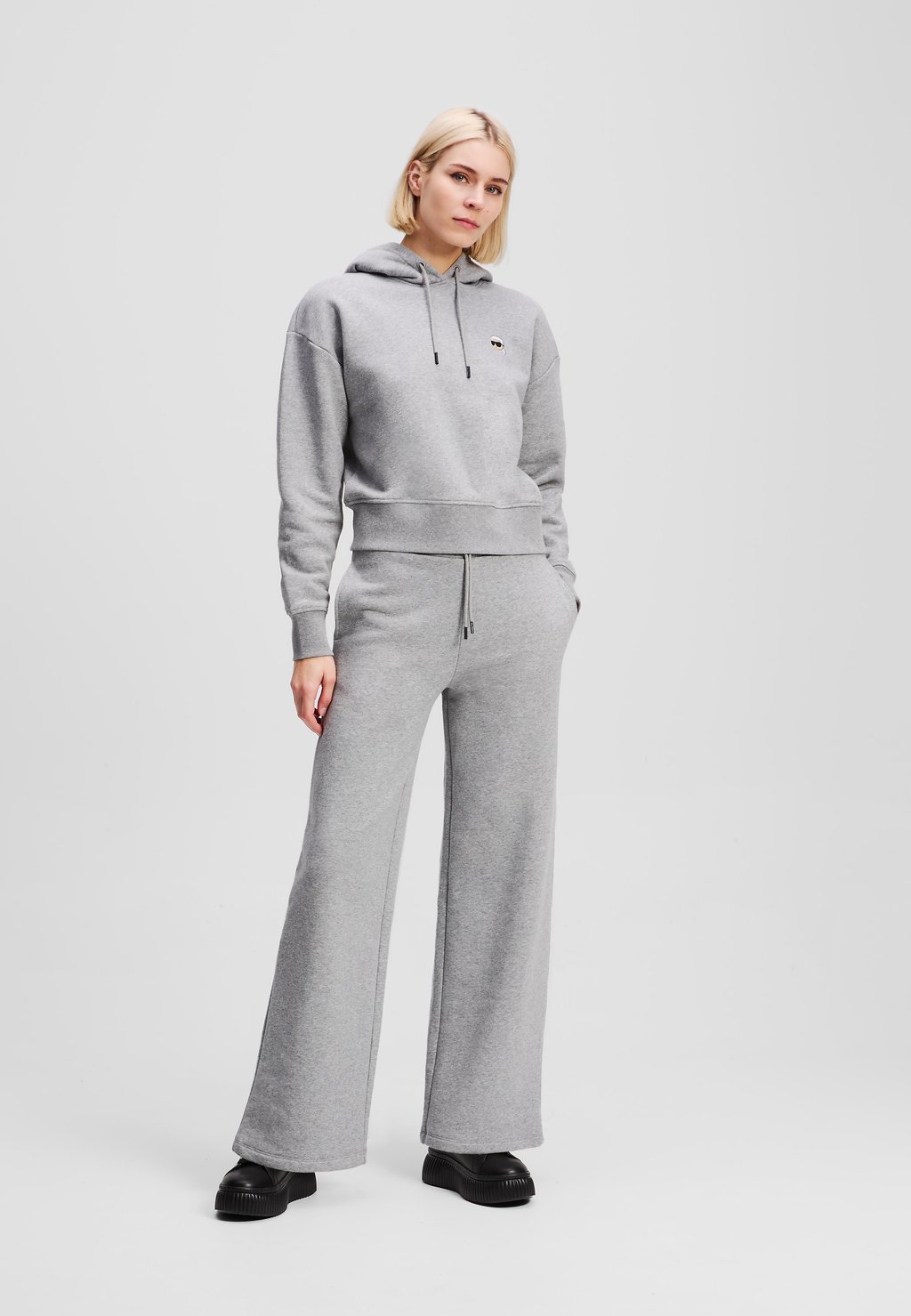 Спортивные штаны KARL LAGERFELD, светло-серый
Спортивные штаны KARL LAGERFELD, светло-серый