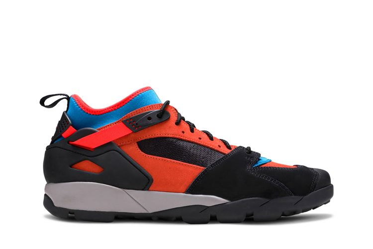 Кроссовки ACG Air Revaderchi 'Black Dark Russet', черный 
Кроссовки ACG Air Revaderchi 'Black Dark Russet', черный