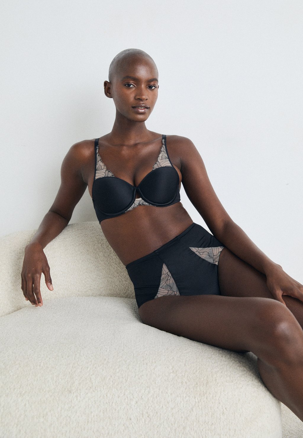 Трусы PULP TATTOO LOVE HIGH WAISTED FULL BRIEF Chantelle, черный
Трусы PULP TATTOO LOVE HIGH WAISTED FULL BRIEF Chantelle, черный