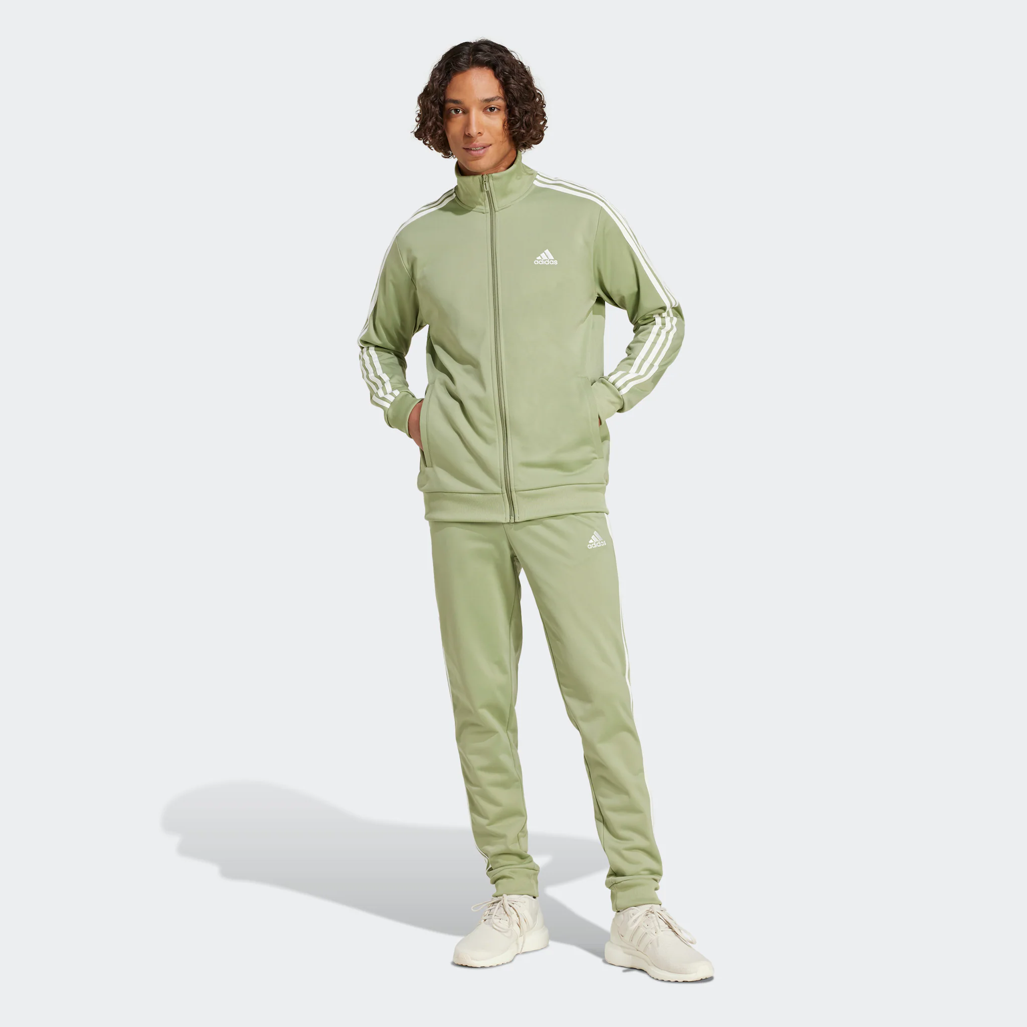 Спортивный костюм Adidas Sportswear "M 3S TR TT TS" (2 шт.), зеленый
Спортивный костюм Adidas Sportswear "M 3S TR TT TS" (2 шт.), зеленый