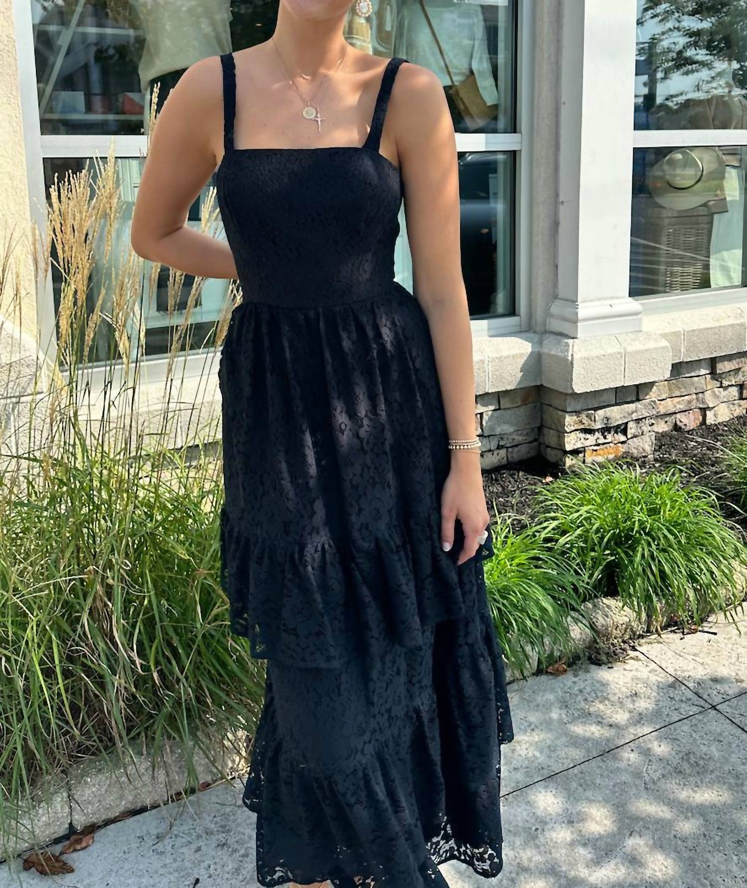 Платье Marisol Ruffled с оборками черного цвета COREY LYNN CALTER
Платье Marisol Ruffled с оборками черного цвета COREY LYNN CALTER