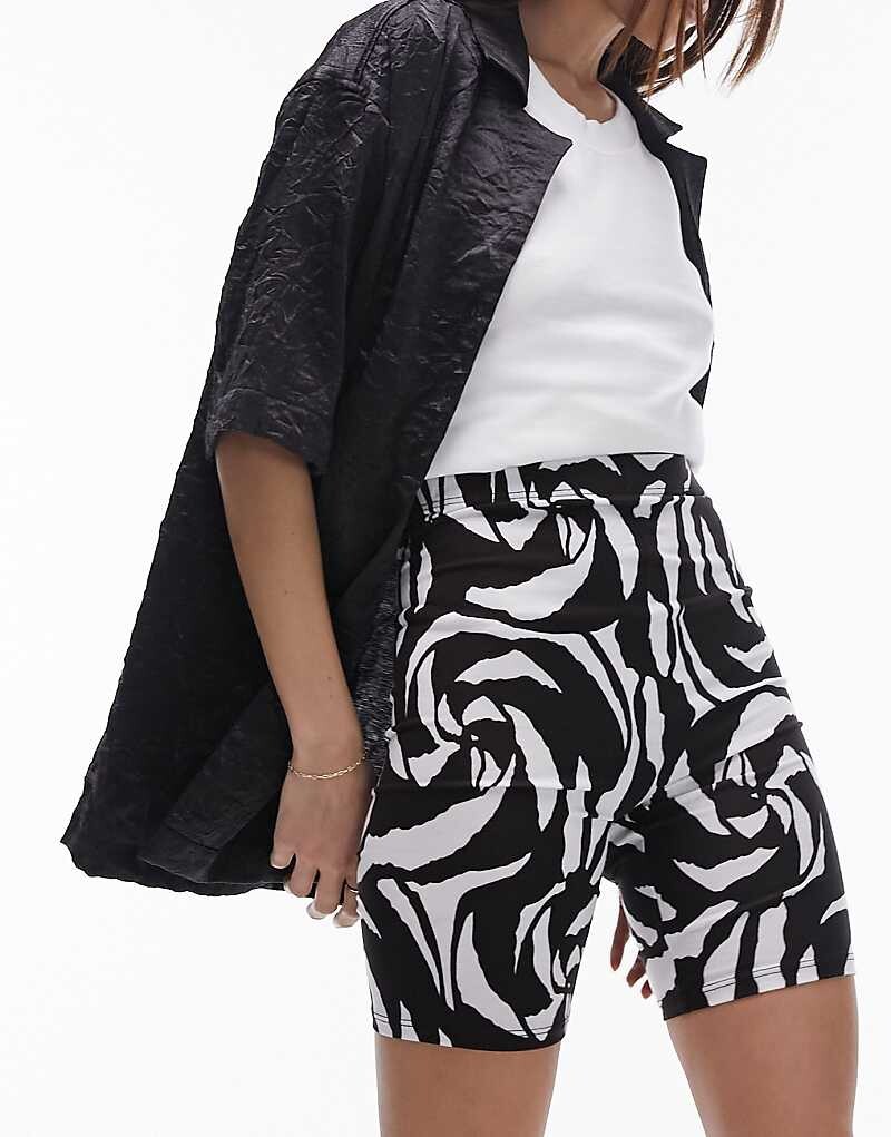 Монохромные шорты с абстрактным принтом Topshop
Монохромные шорты с абстрактным принтом Topshop