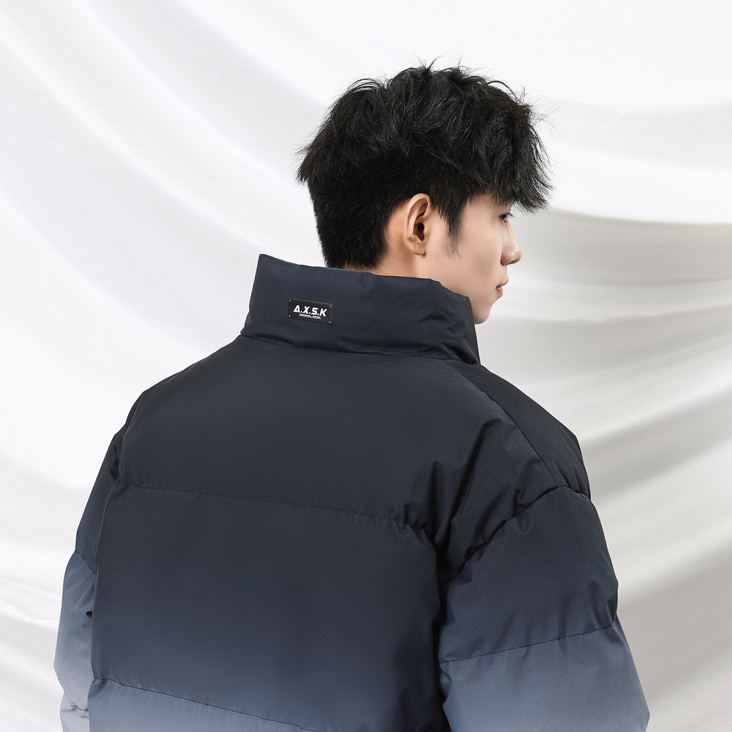 Повседневная спортивная одежда унисекс A.X.S.K
Повседневная спортивная одежда унисекс A.X.S.K