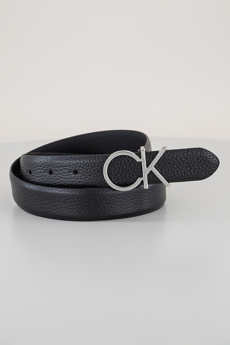 Кожаный ремень Calvin Klein с металлической пряжкой
Кожаный ремень Calvin Klein с металлической пряжкой