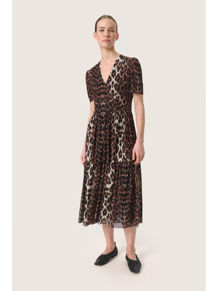 Платье до колена Soaked in Luxury
Платье до колена Soaked in Luxury