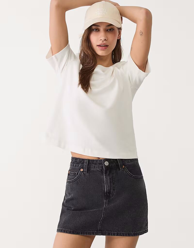 Джинсовая мини-юбка Stradivarius D60 темно-серого цвета
Джинсовая мини-юбка Stradivarius D60 темно-серого цвета