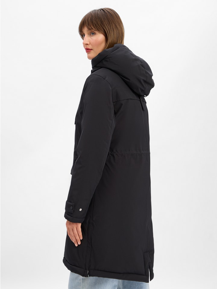 Короткое пальто черного цвета s.Oliver
Короткое пальто черного цвета s.Oliver