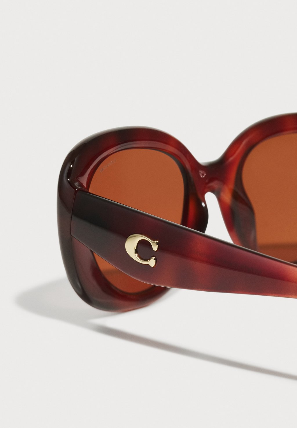 Солнцезащитные очки COACH, светло-коричневый
Солнцезащитные очки COACH, светло-коричневый