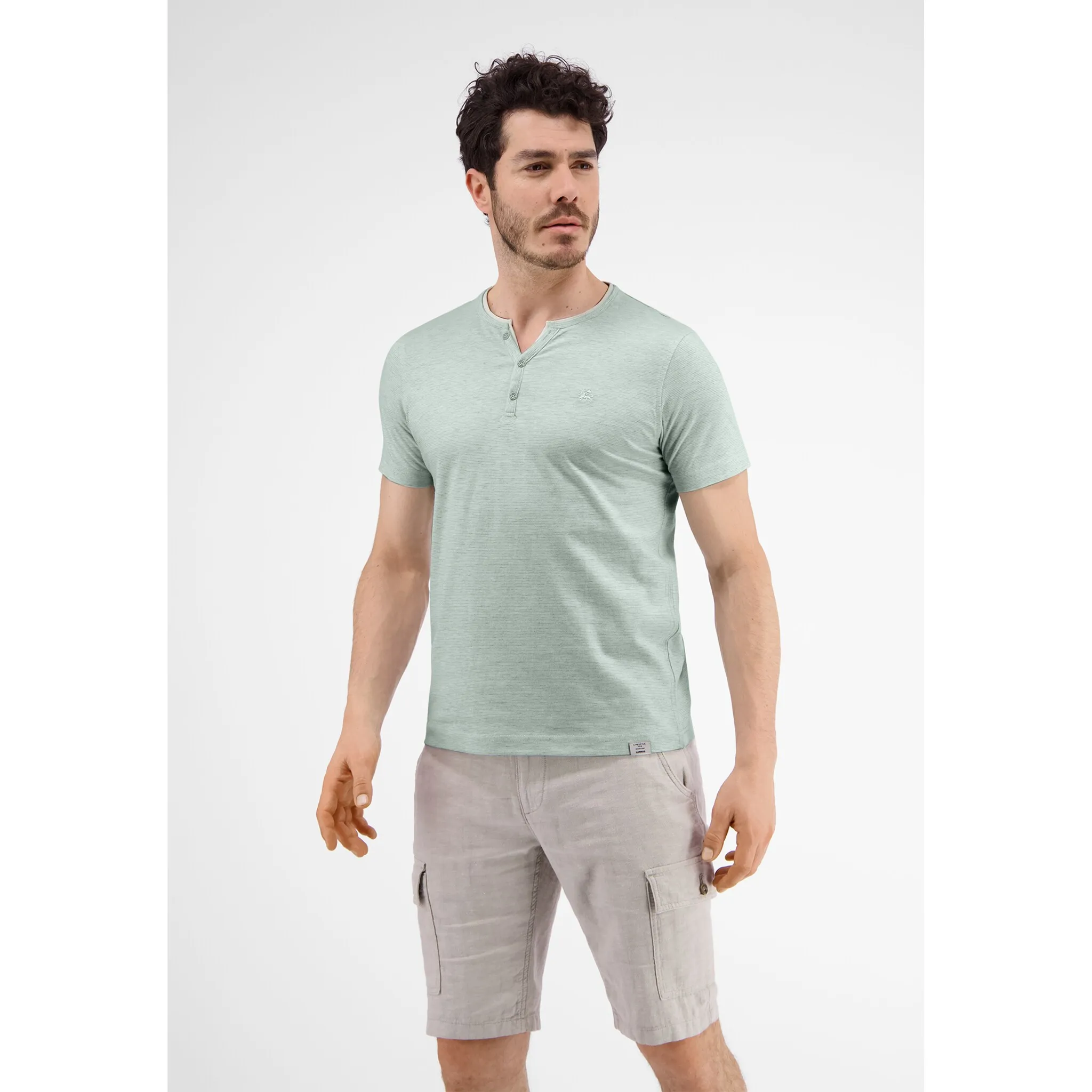 Футболка LERROS "LERROS Serafino с тонкими полосками, стираная", цвет Tinted Aqua
Футболка LERROS "LERROS Serafino с тонкими полосками, стираная", цвет Tinted Aqua