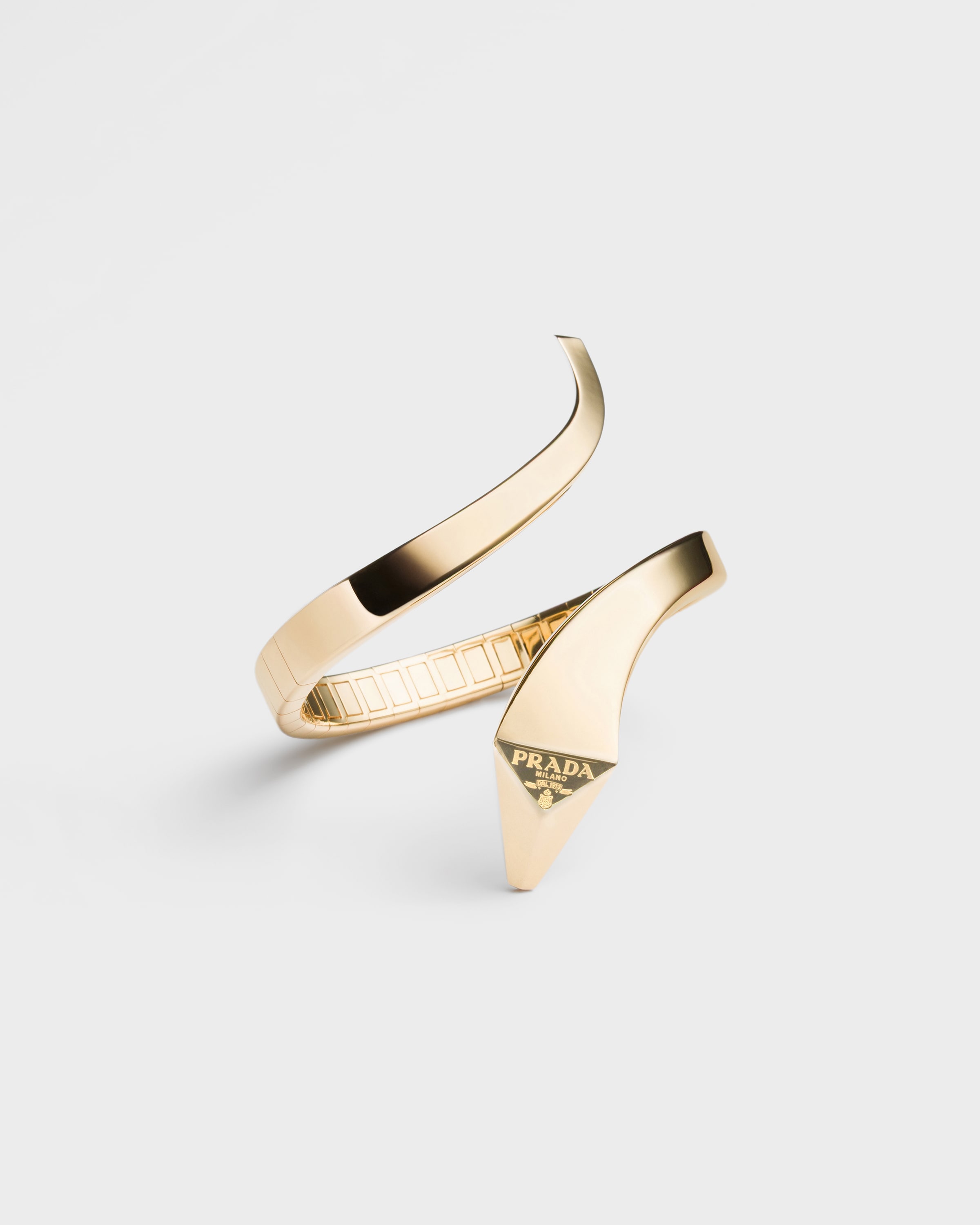 Браслет Eternal Gold в виде змеи из желтого золота Prada, золото
Браслет Eternal Gold в виде змеи из желтого золота Prada, золото
